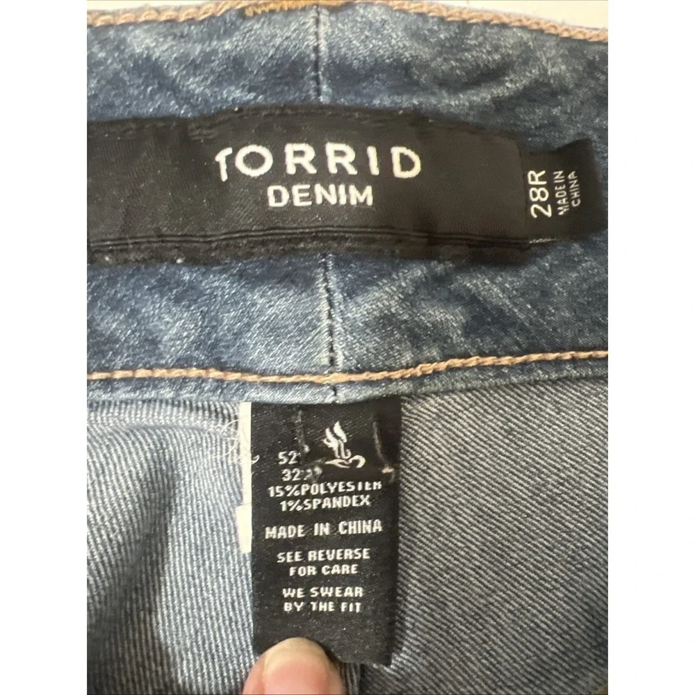 Torrid Womens Bombshell Wide Leg Super Soft Jeans Size 28R Dark Wash - Picture 4 of 9